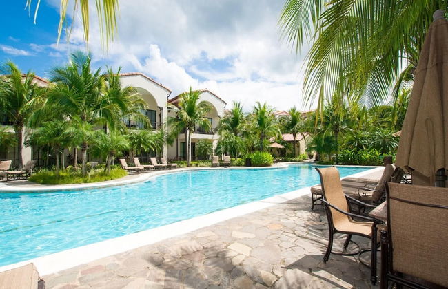 Luxe! Impressively designed 2nd-floor unit in Coco done in red and orange hues - Photo 8