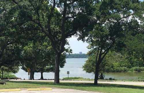 Cozy Modern Retreat, Comfortable and Spacious - Foto 31