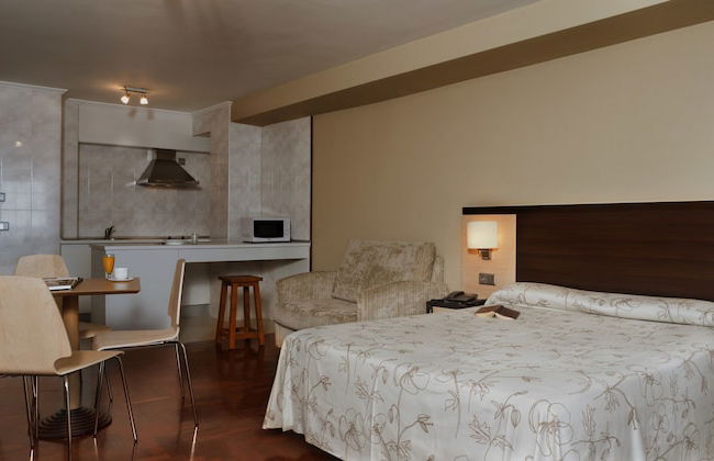 Apartamentos Portazgo - Photo 14