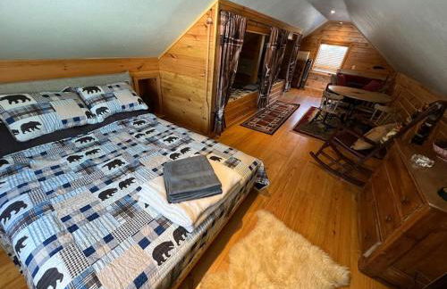 Cubs Den - Hot Tub- Walk to Lake- Fire Pit - Kayaks - Foto 26