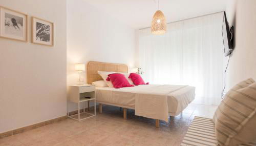 Beach Paradise Flat in Denia Centre w/ Large Pool - Foto 2