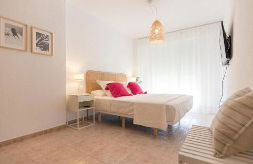 Beach Paradise Flat in Denia Centre w/ Large Pool - Foto 2