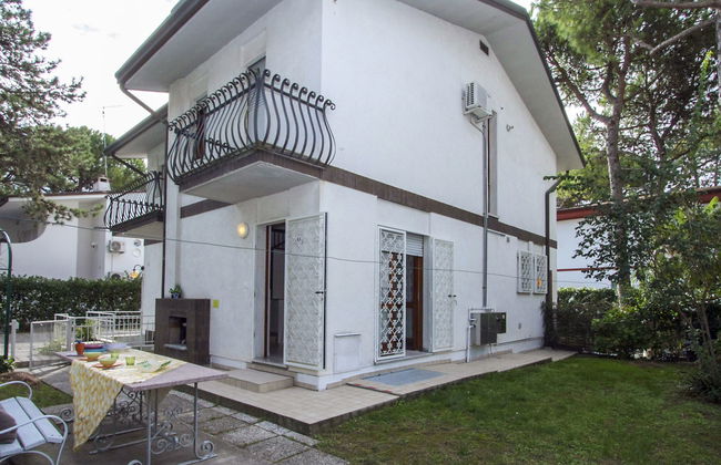 5 bedroom House in Lignano Sabbiadoro with garden - Photo 1