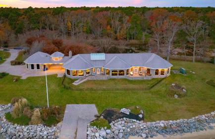 Bay Estate Luxe Waterfront Home w/ Private Pier, Main+guest House, Bay Views - Foto 108