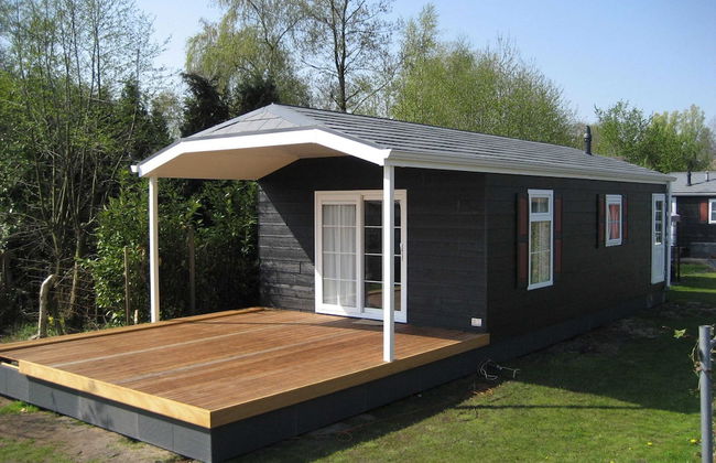 Holiday Home With Terrace in Giethoorn - Photo 1