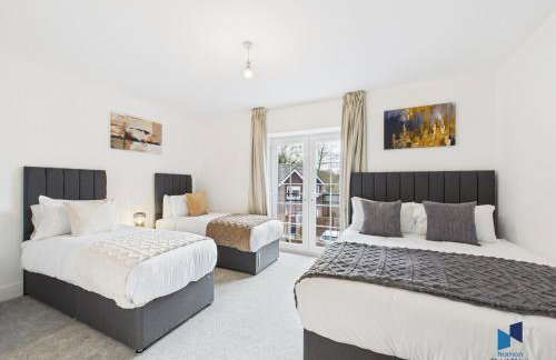 Luxurious 4-Bed Home, Sleeps 12, Free Parking - Foto 8