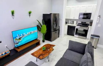 Newly Renovated 2B 2BA apt! mins to PATH & NY! - Foto 13