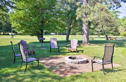 Simple Cranberry and Wine Farm Home with Fire Pit! - Photo 23