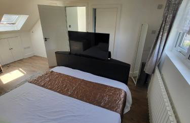 Luxury 3 Bed London Home - 3 stops away from Tottenham Stadium - Perfect for Holidays - Photo 23