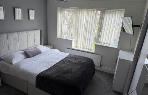 Rhuddlan 5-Bed House Sleeps 7 Pet-Friendly - Photo 11