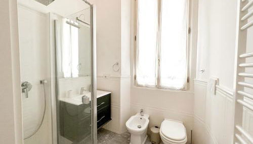 In front of Metro Cadorna La Casa degli Artisti - Foto 3