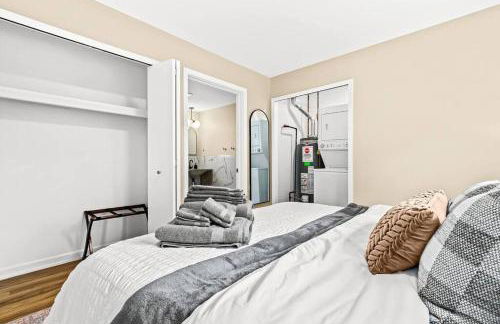 1st Floor 1BR Flat, King Bed, End Unit - Foto 2