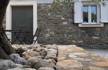 Emmeleia's - Photo 20