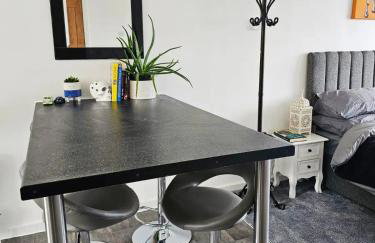 Badger Haven, Apartment 4 - Photo 6