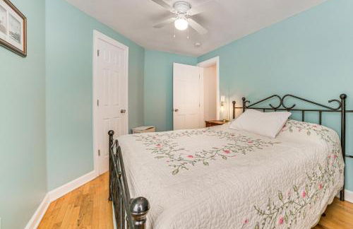 Walk to Lake Huron Beaches Home with Fire Pit! - Foto 9