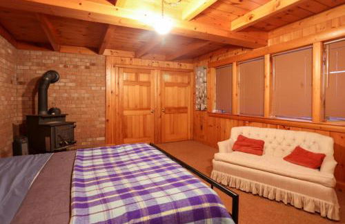 Mountain Lodge - Heated Pool 83 Degrees - Photo 7