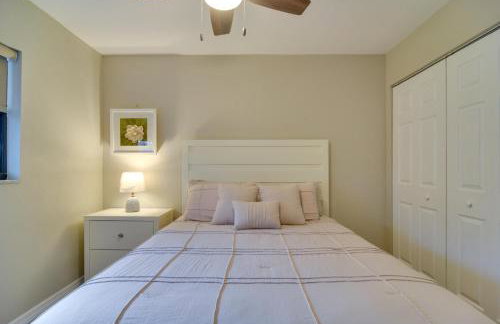 Ideally Located Palm Harbor Condo Walk Downtown! - Foto 14