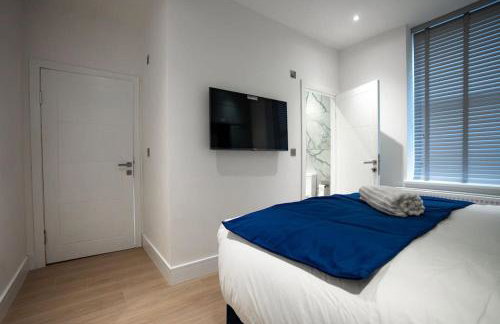 Luxury 6 Bed near city centre with Cinema Room & games room plus 5 bathrooms - Foto 15