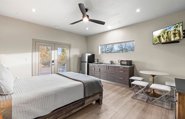 NEW Moondance Private Studio Cathedral Rock Hiking - Photo 4