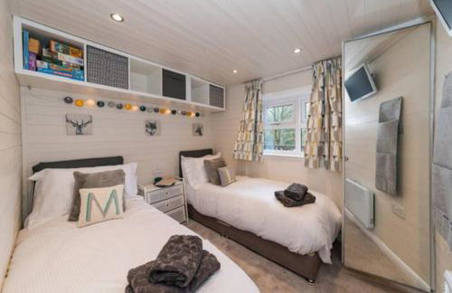 Mistletoe One Luxury Lodge with Hot Tub Windermere - Photo 27