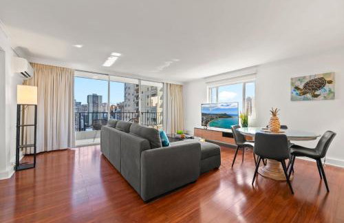 Honu Hale Penthouse 2 BDR Ocean View Waikiki - Photo 21