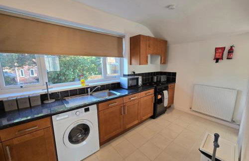 Spacious 3BR Sleeps 6 Ideal for All Stays - Foto 13