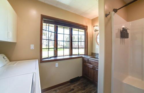 BBQ Ready Lakefront Retreat in Watertown - Foto 18