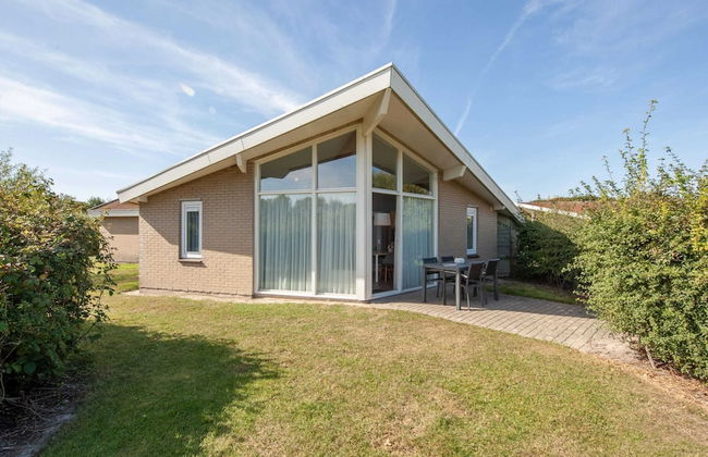 Bungalow by North Sea Beach With Private Garden - Photo 23
