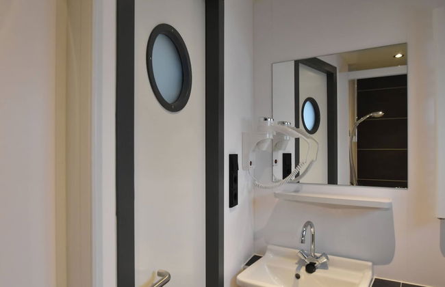 Boat in Volendam Near Marina Museum - Foto 14