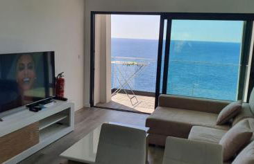 Apartamento T2-5m Aeroporto CR7 - Foto 8