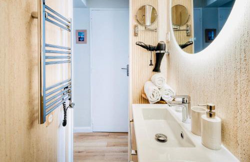 MyJolieParisHome - King size beds, 2 bathrooms, free parking - Foto 28