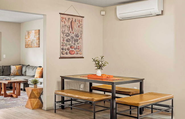 Emerald Bluff by Avantstay Lake Views, Deck, Fire Pit, Game Room - Photo 27