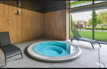 Omega Lake Prestige # 5 Private Pool & Jacuzzi & Sauna & Gym & Lake Access - Foto 11