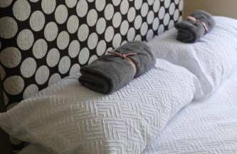 Luxe Cosy&Spacious 2 Bed House - Super Fast Wi-Fi & Private Parking Near GLO Airport & Cheltenham Racecourse - Foto 4