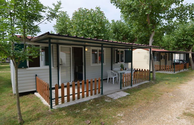 Nice Chalet with Terrace near Sea - Foto 1