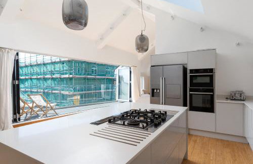 Stunning new 4 bed Penzance town Loft with parking - Foto 14