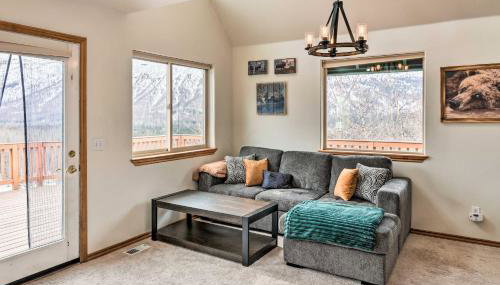 Alaskan Mountain Gem with Private Hot Tub and Gym! - Foto 5