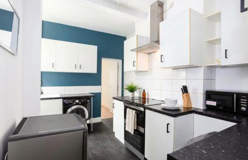 Modern 3 Bedroom Home with Parking in Southend - Foto 2