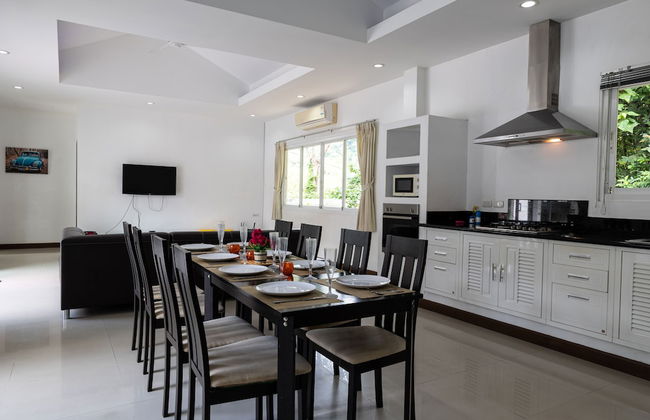 4 Br Private Pool Villa GA - Photo 39