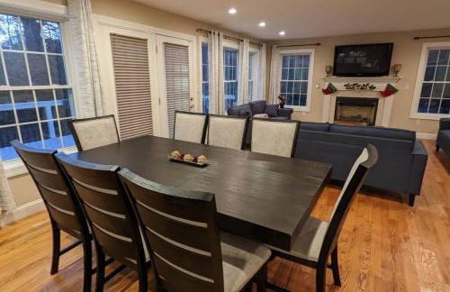 Luxury 4 bedroom house in Pocono Mountains with Hottub in Golf Course Near Lake - Foto 37