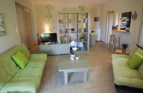 Apartment with garden in Thessaloniki. - Photo 25