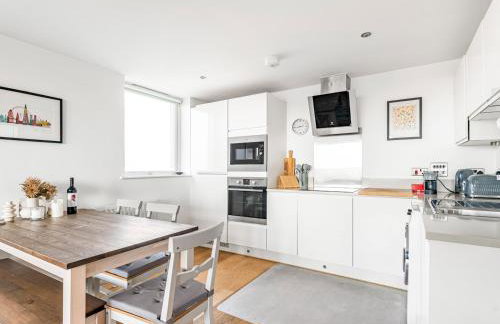 Charming Stay with a Balcony in Bow - Pass the Keys - Photo 24