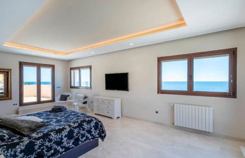 Villa Irene, Large First Line Villa wíth amazing sea- and coast views and large private swimming pool! - Photo 35