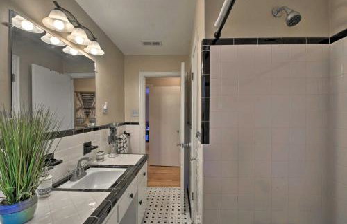 Charming Florence Getaway with Fireplace and Grill! - Foto 17