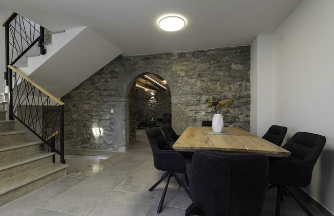 Luxury Krk Villa With Private Pool and Gardens - Photo 16