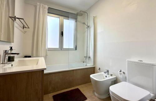 Large Apartment with Sea Views - Foto 12