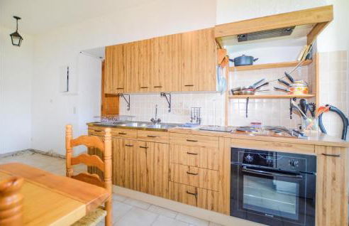 1 Bedroom Amazing Apartment In Ghisoni - Foto 3