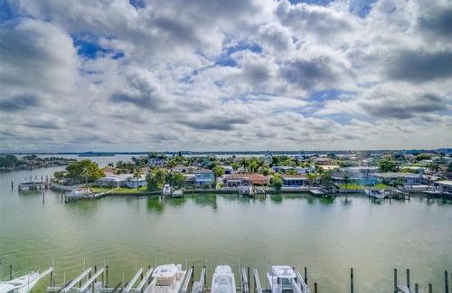 Luxury Waterfront Penthouse with Amenities and Services - Foto 20