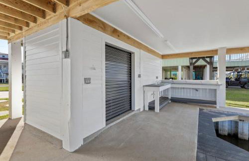 Bring Your Boat! Lake Charles Home w/ Dock & Lift - Foto 38