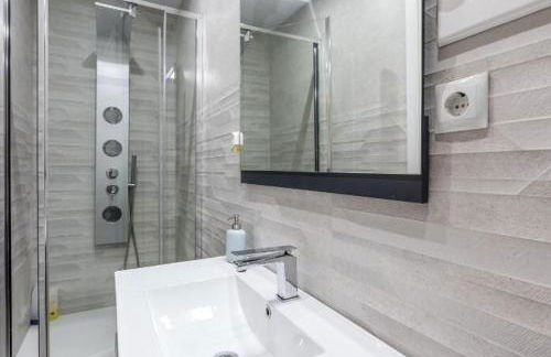 Nice, Cozy, UP TO 6, FCB stadium, free parking - Photo 25